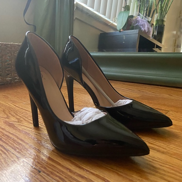 Pointed Toe Patent Heels - Picture 4 of 4